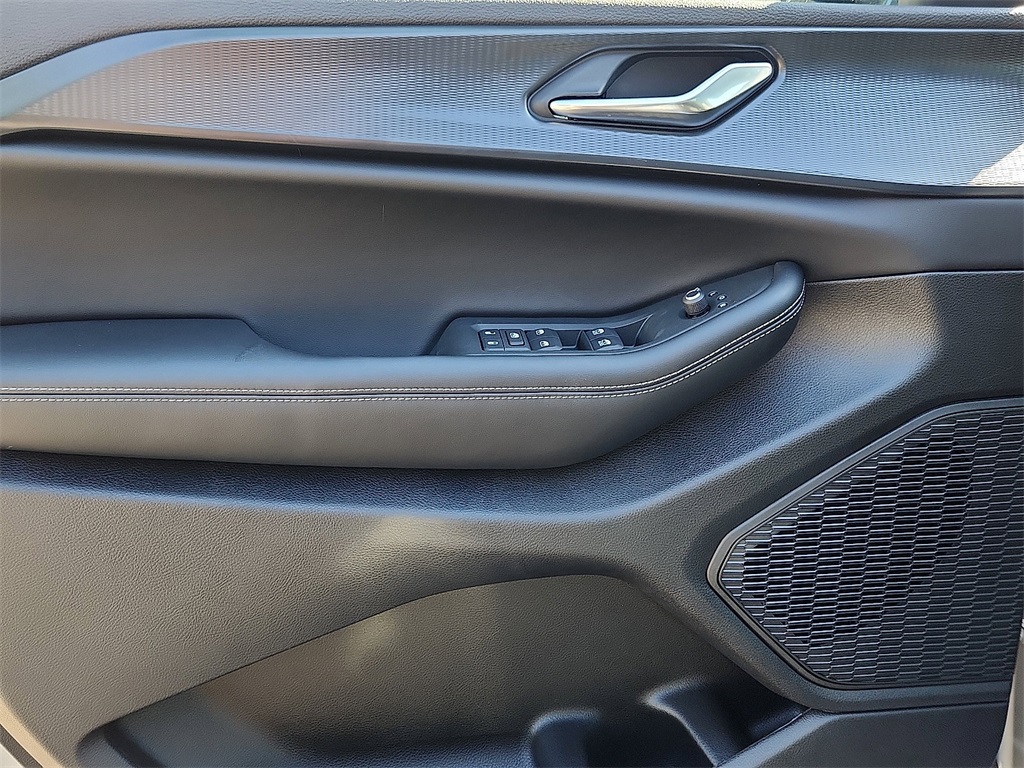 2025 Jeep Grand Cherokee Altitude photo 4