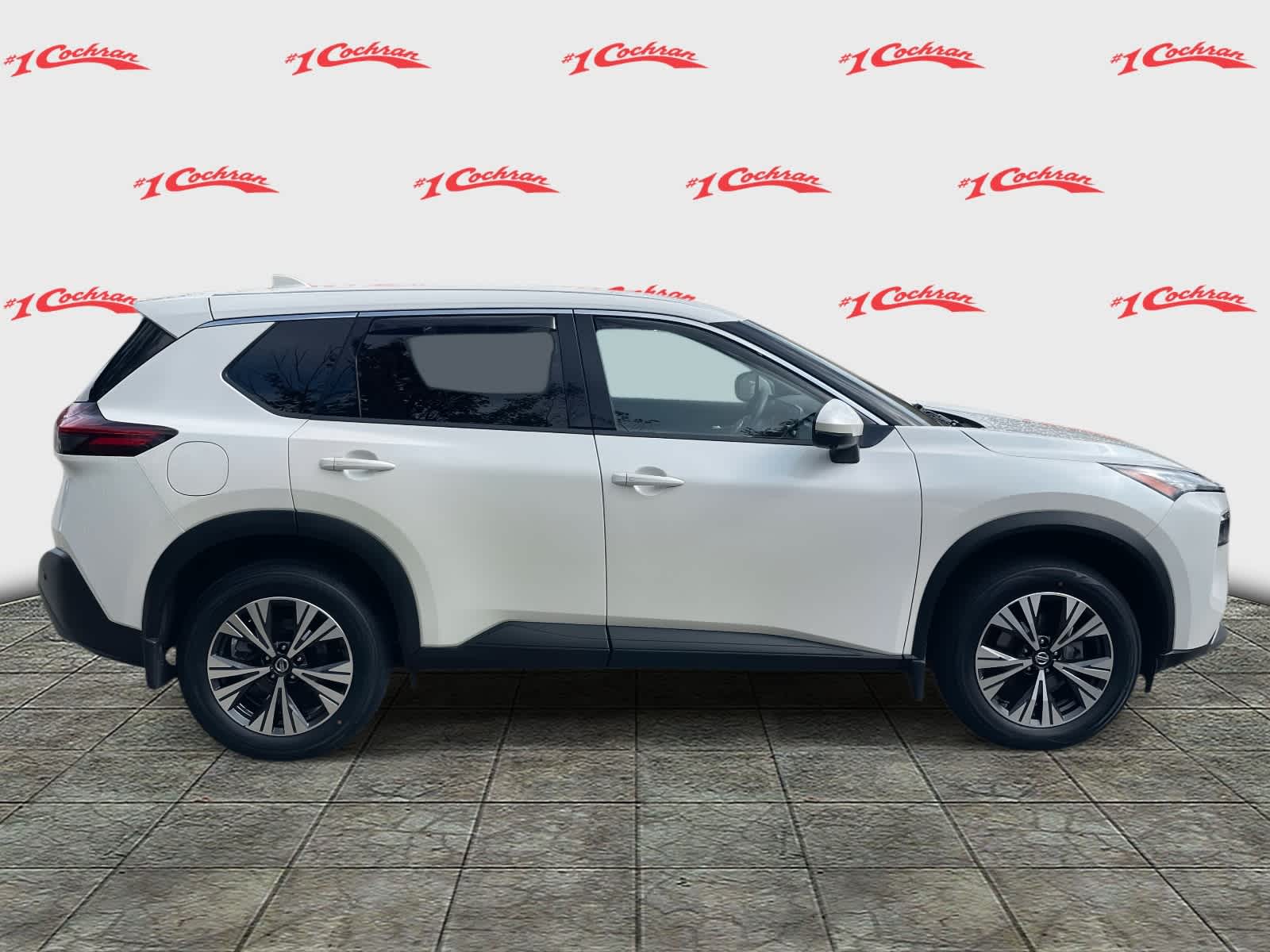2021 Nissan Rogue SV photo 2