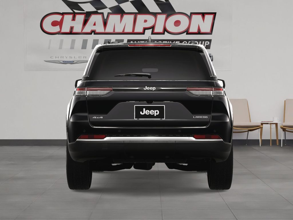 2025 Jeep Grand Cherokee Laredo Altitude photo 10