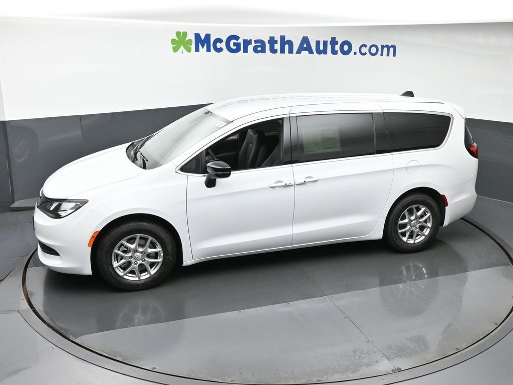 2026 Chrysler Voyager LX photo 20
