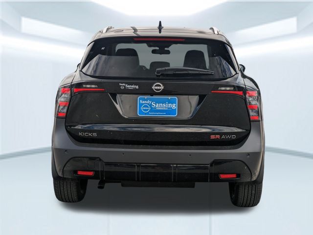 2025 Nissan Kicks SR photo 4