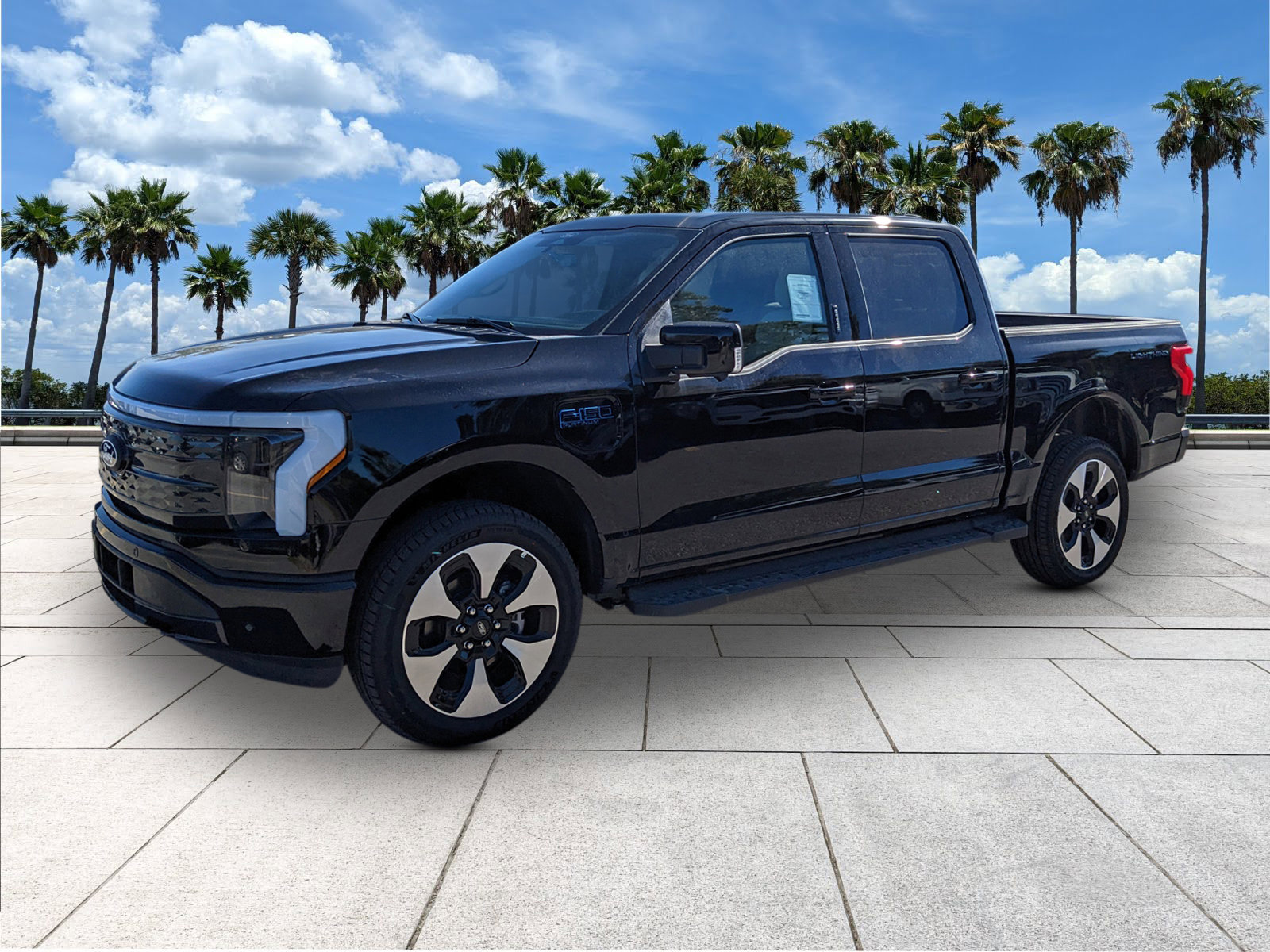 2025 Ford F-150 Lightning Platinum photo 3