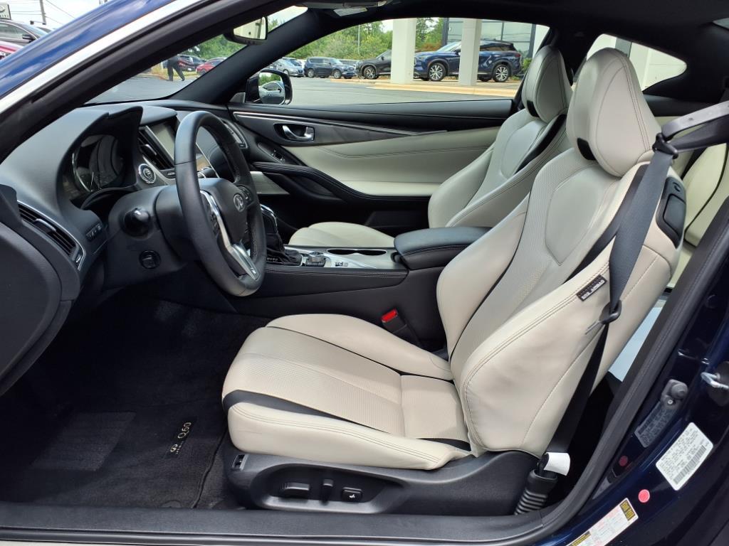 2022 Infiniti Q60 Luxe photo 3