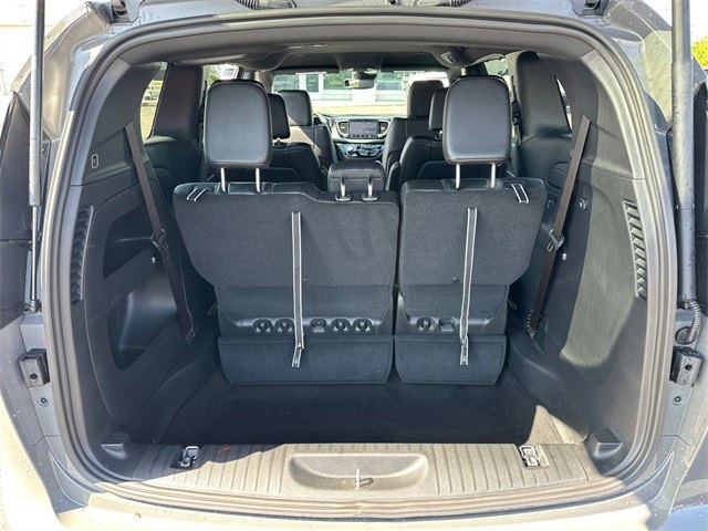 2025 Chrysler Pacifica photo 10