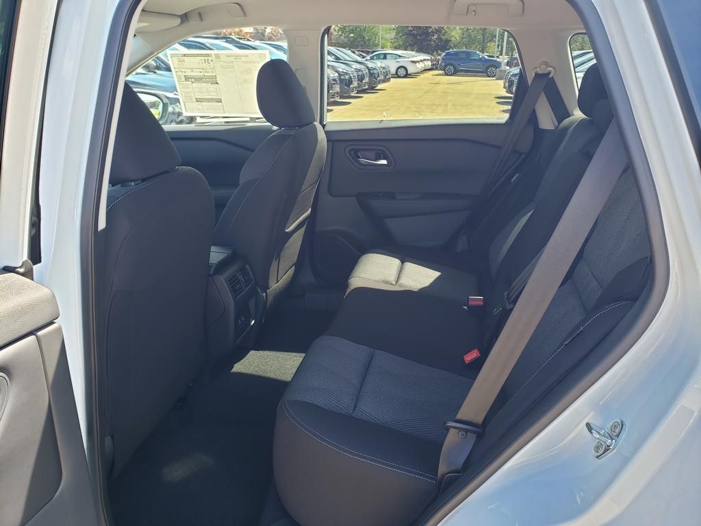 2026 Nissan Rogue SV photo 6