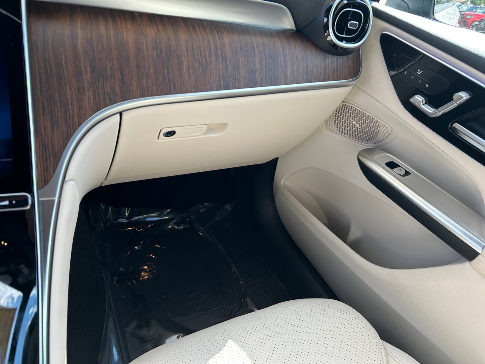 2025 Mercedes Benz GLC 300 4MATIC photo 28