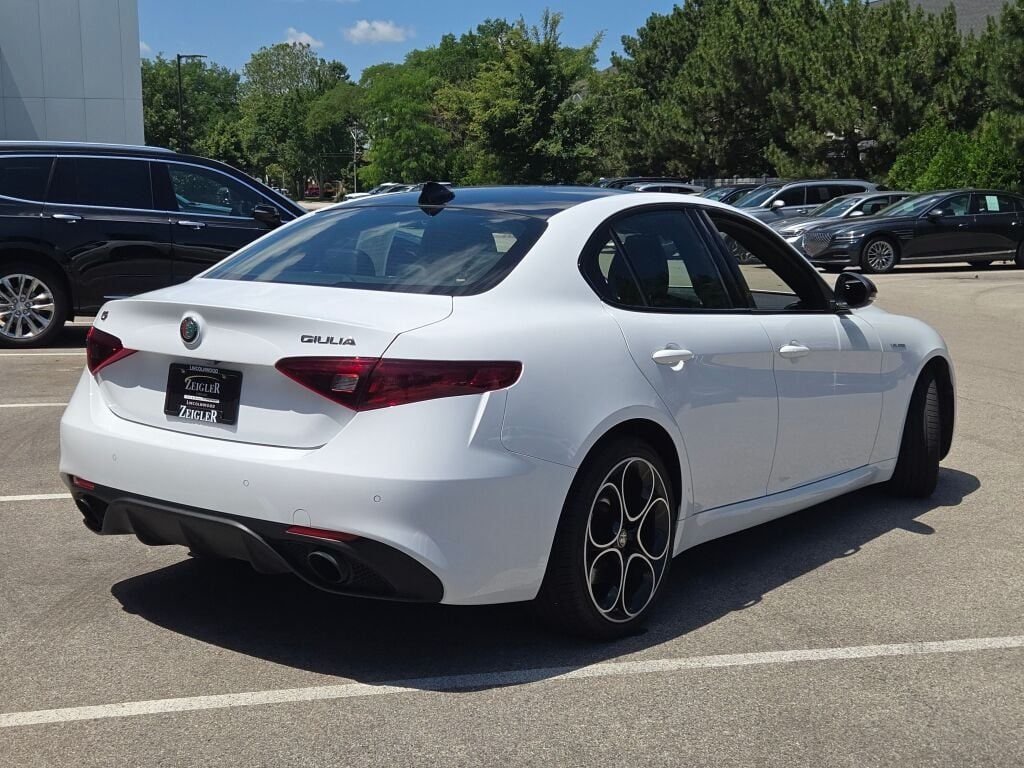 2023 Alfa Romeo Giulia Ti photo 9