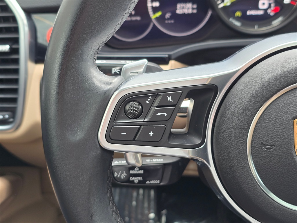 2021 Porsche Cayenne E-Hybrid Coupe Base photo 19