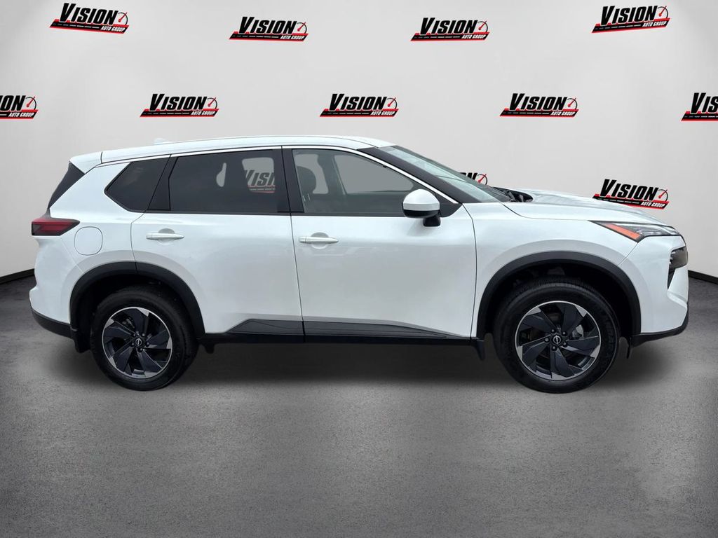 2025 Nissan Rogue SV photo 2