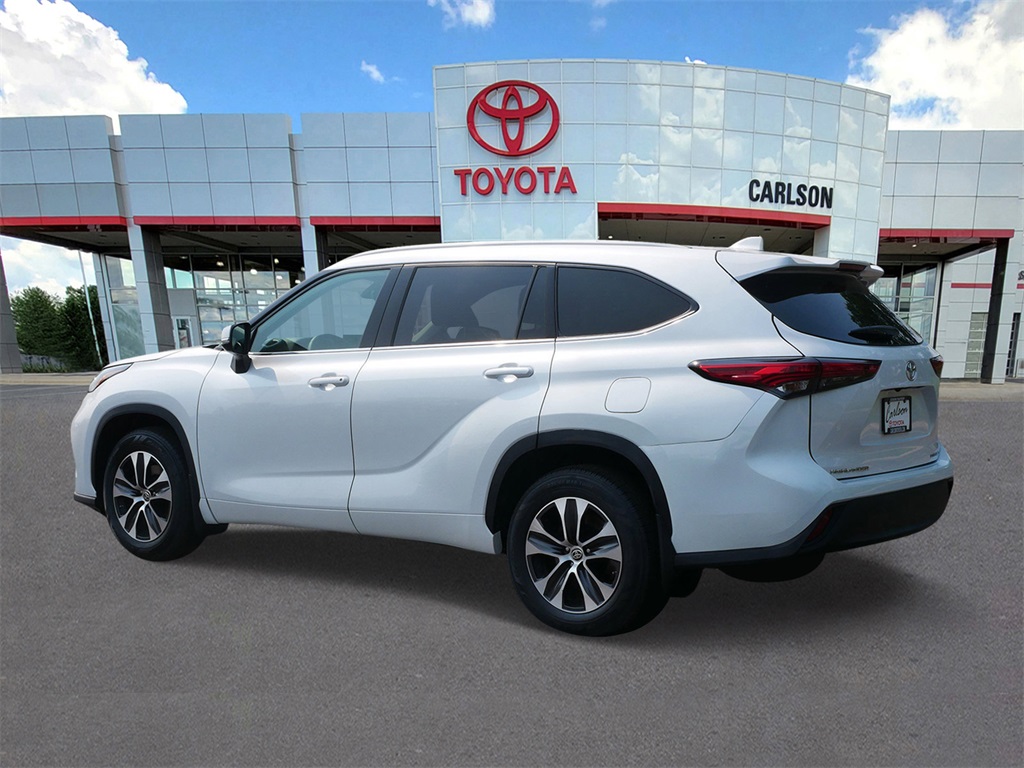 2022 Toyota Highlander XLE photo 5