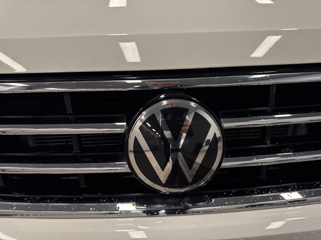2022 Volkswagen Tiguan S photo 3