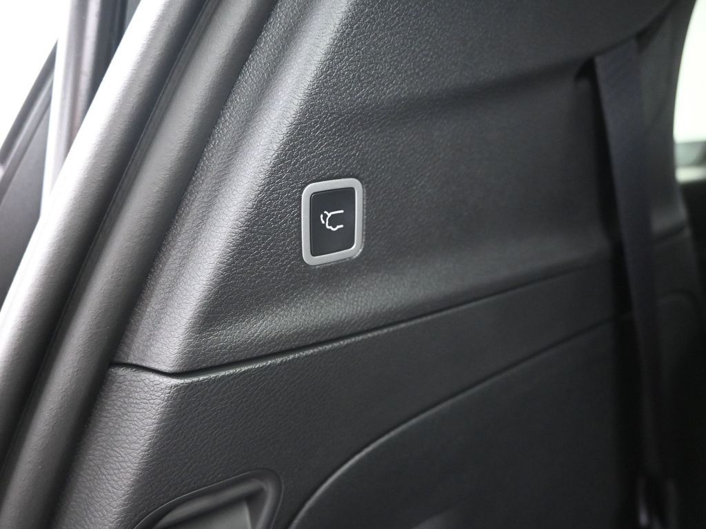 2026 Chrysler Pacifica photo 10
