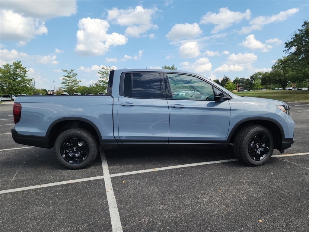 2025 Honda Ridgeline Black Edition photo 17