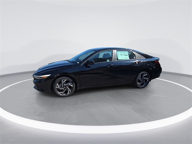 2025 Hyundai Elantra SEL Sport photo 4