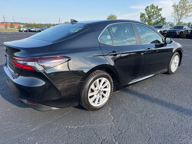 2022 Toyota Camry LE photo 3