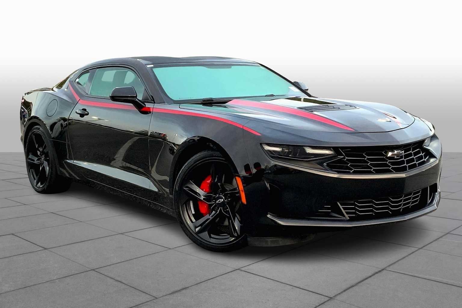 2021 Chevrolet Camaro LT1 photo 2