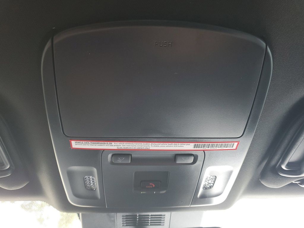 2025 Toyota Camry SE photo 29