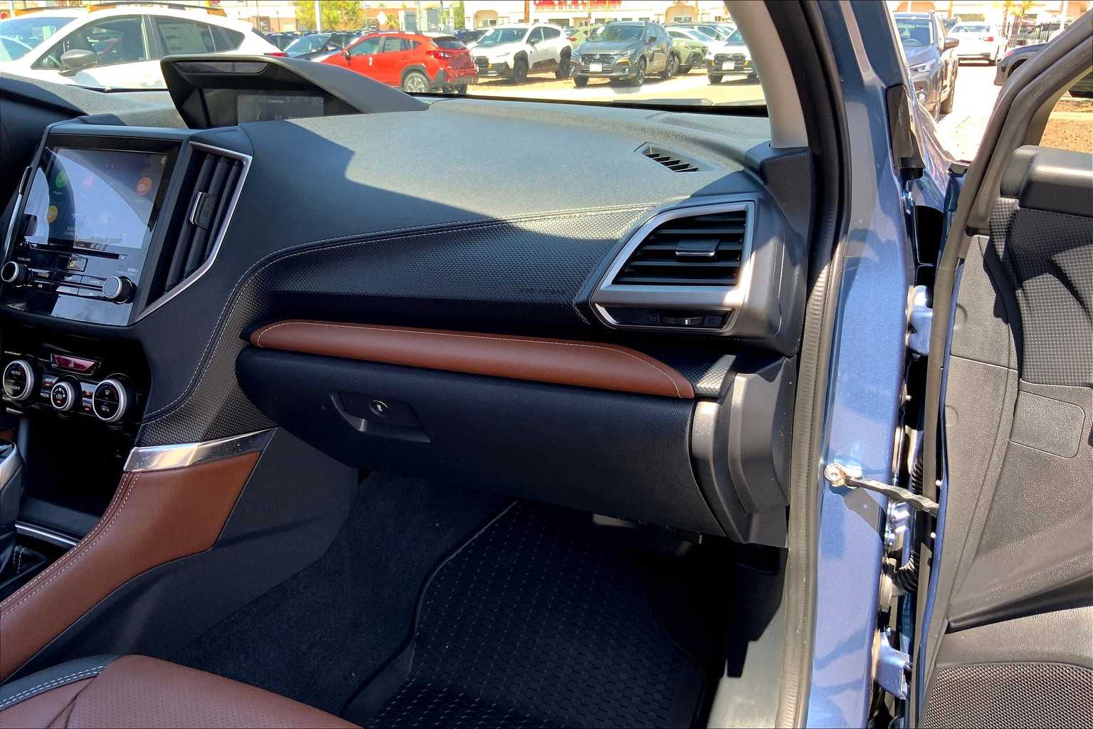 2023 Subaru Forester Touring photo 17