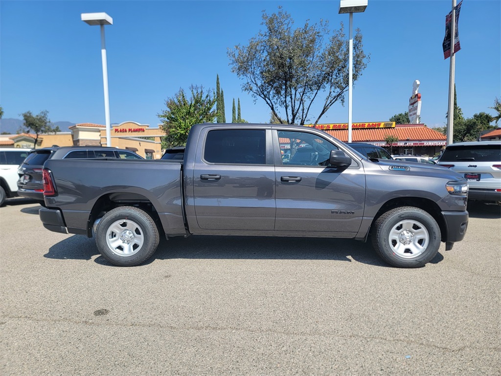 2025 Ram 1500 Tradesman photo 3