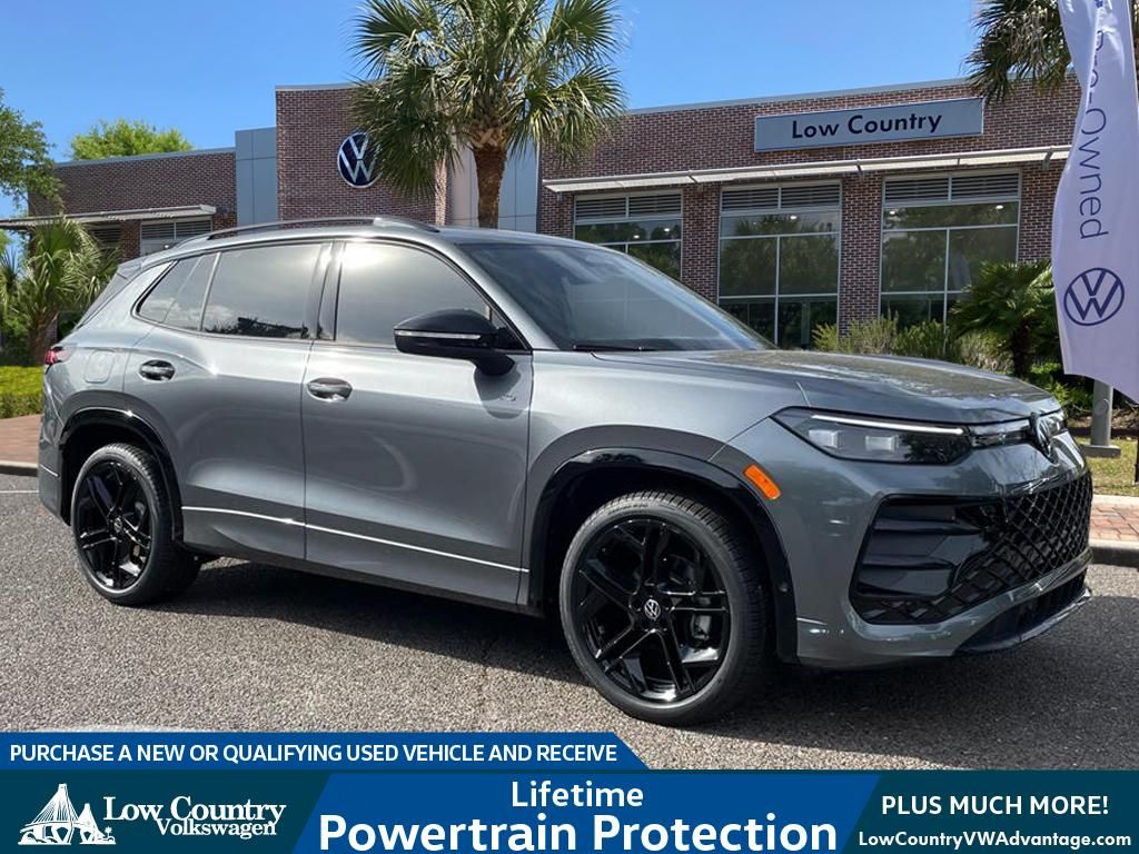 2026 Volkswagen Tiguan SE R-LINE BLACK's photo