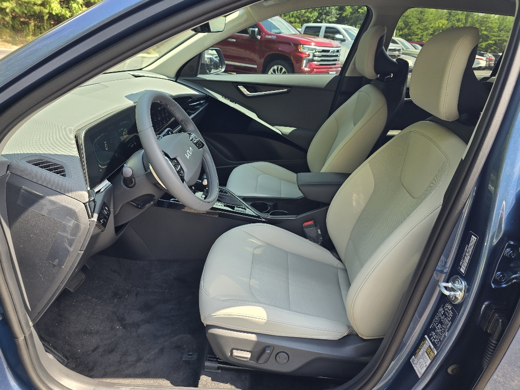 2025 Kia Niro EX photo 5