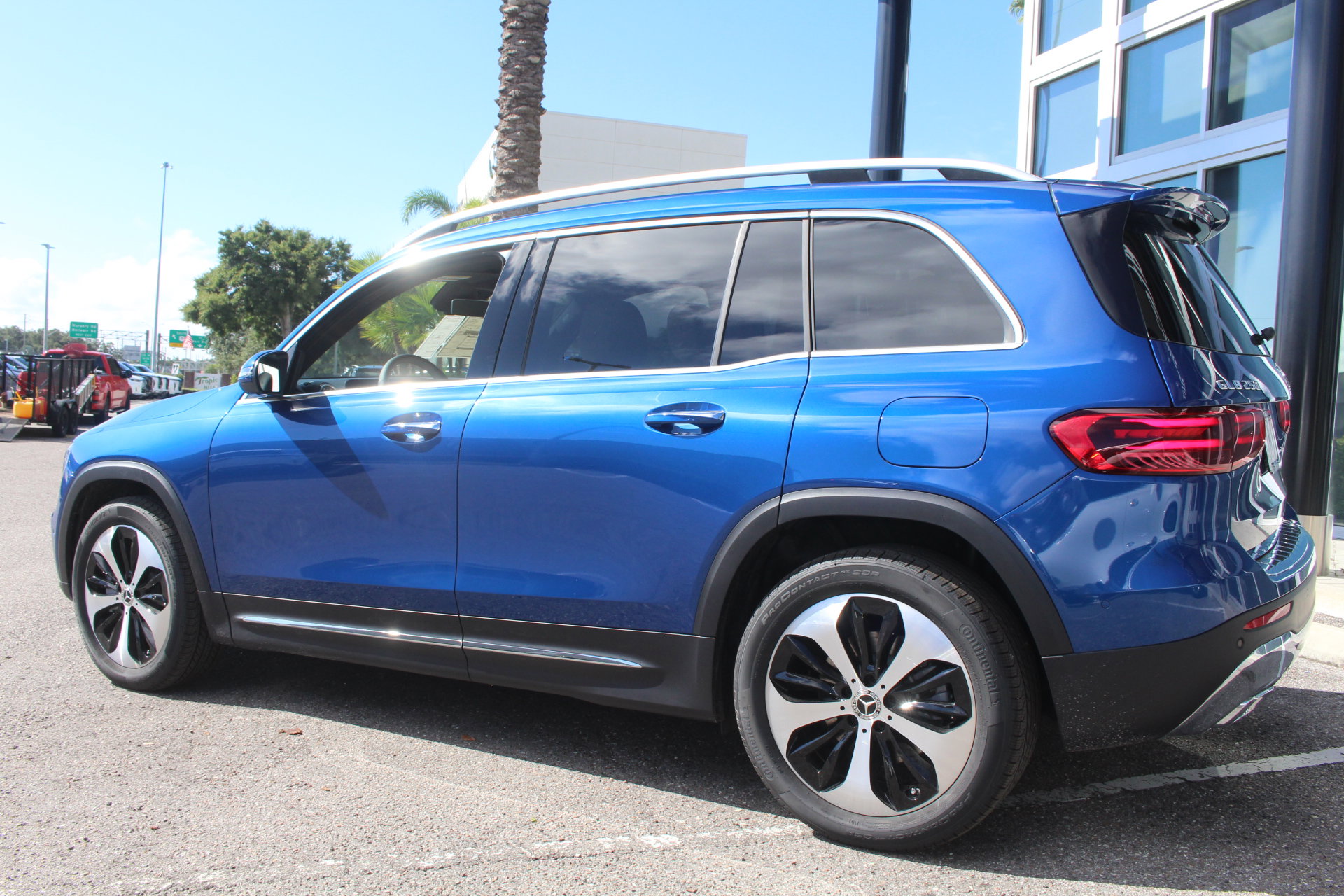 2026 Mercedes Benz GLB 250 photo 2