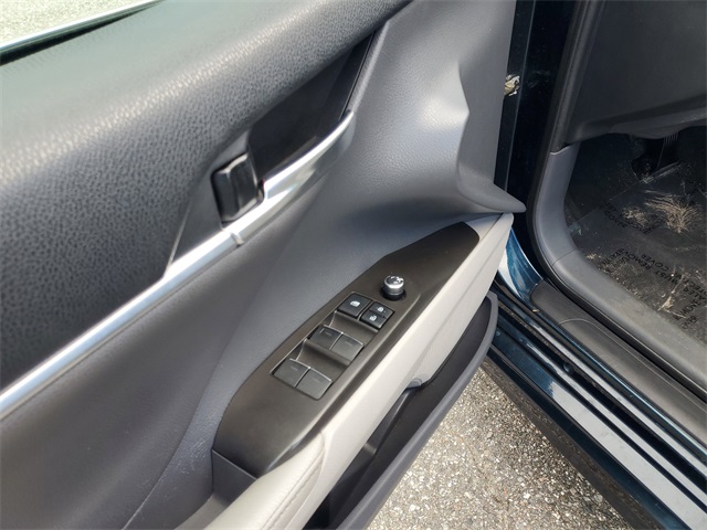 2021 Toyota Camry XSE photo 9