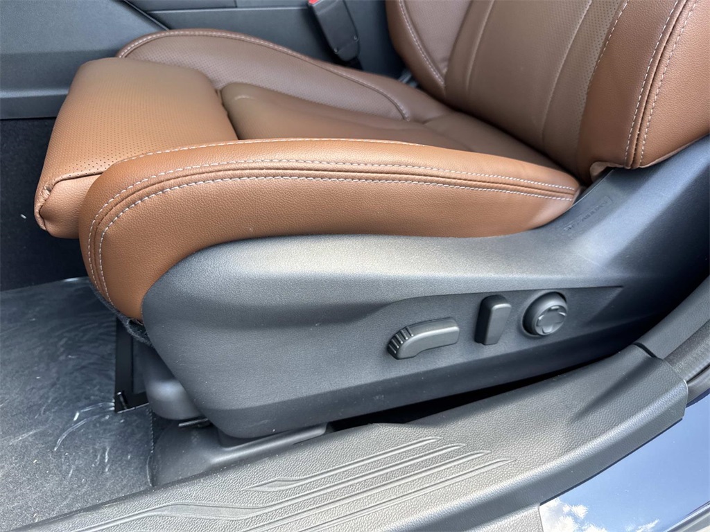 2025 Subaru Outback Touring XT photo 13