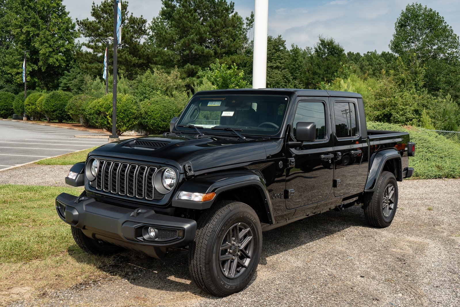 2025 Jeep Gladiator Sport photo 3