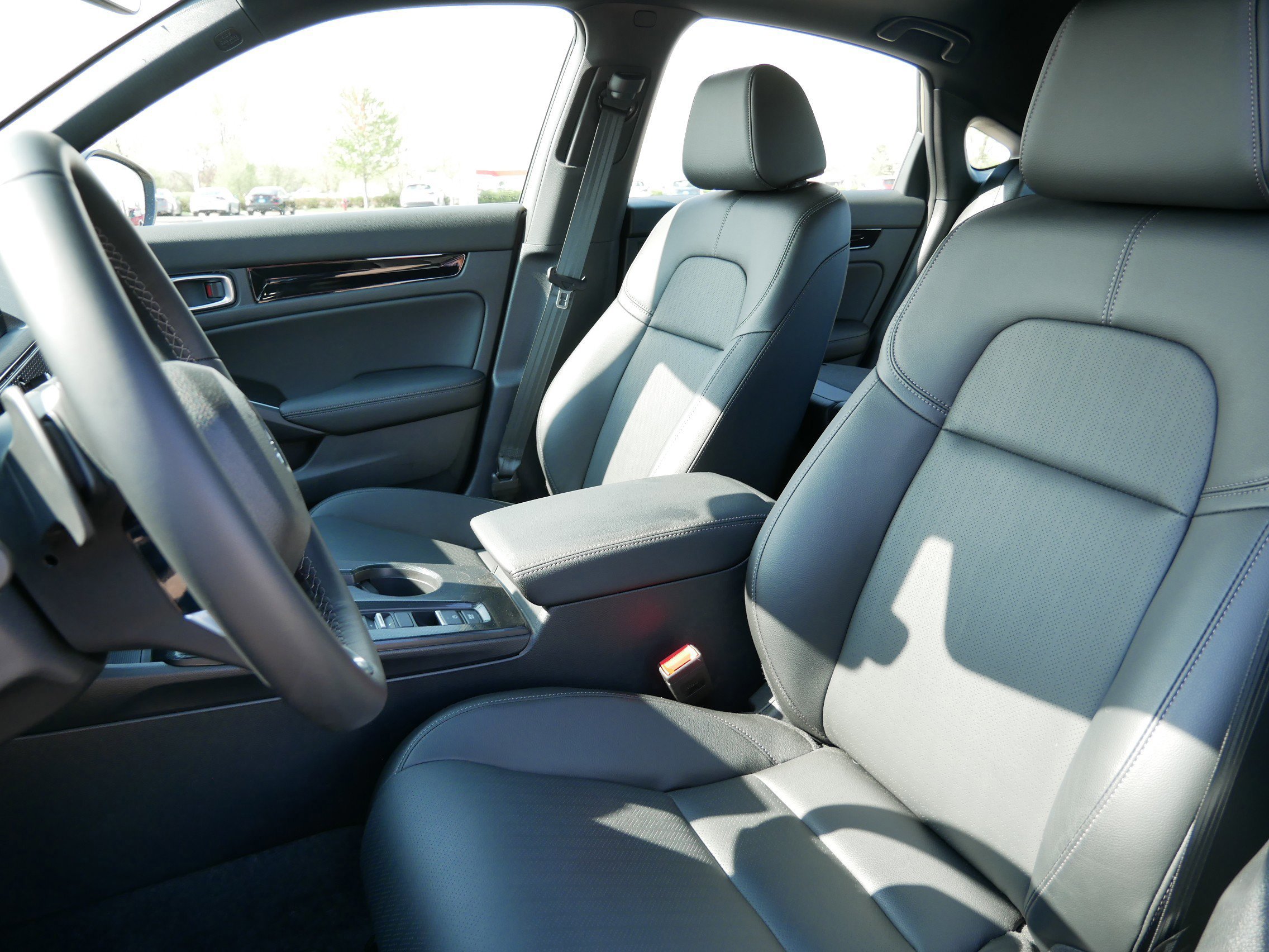 2026 Honda Civic Hatchback Touring Hybrid photo 3