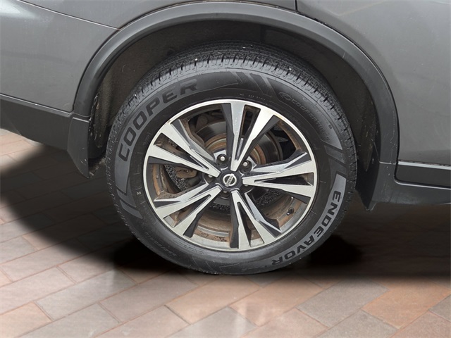 2019 Nissan Rogue SV photo 4