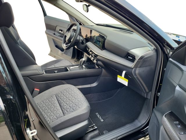 2025 Nissan Kicks SV photo 20