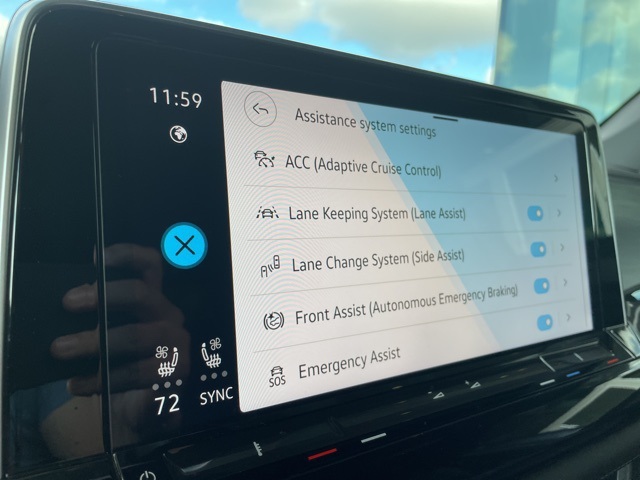 2025 Volkswagen Atlas Cross Sport SE photo 3