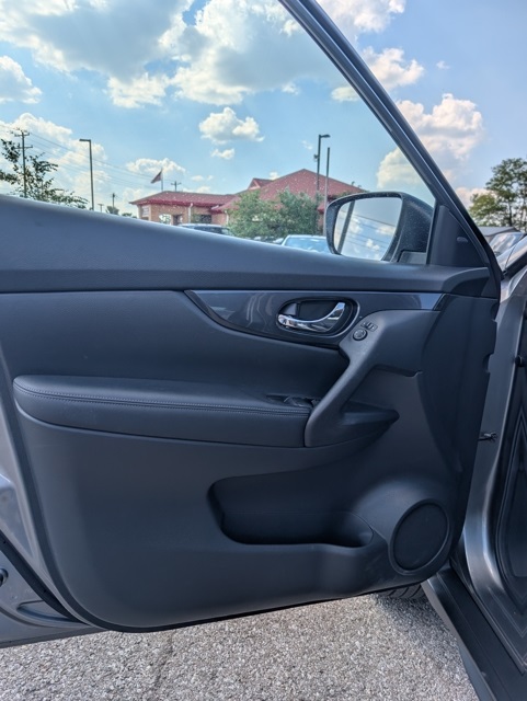 2018 Nissan Rogue S photo 8