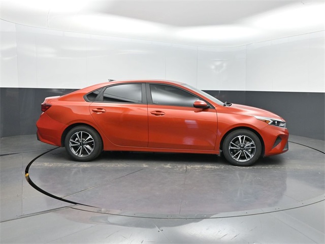 2023 Kia Forte LXS photo 2