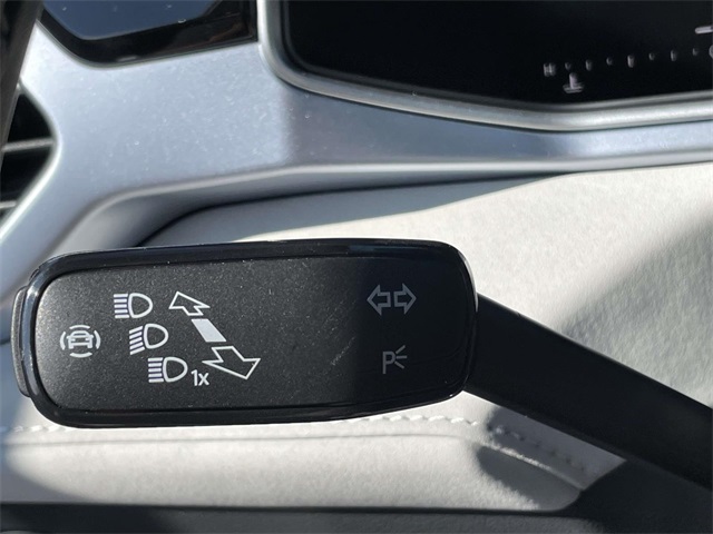2025 Volkswagen Taos SE photo 24