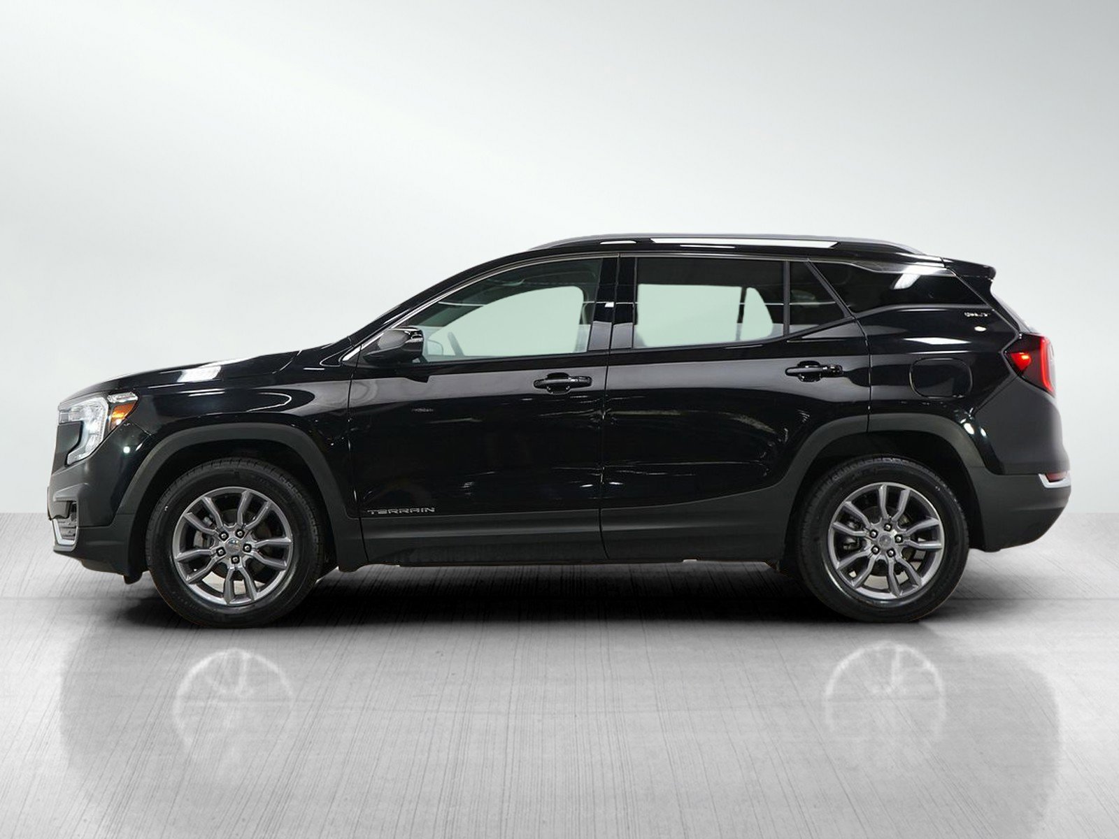 Used 2024 GMC Terrain SLT with VIN 3GKALVEG2RL229377 for sale in Minneapolis, Minnesota