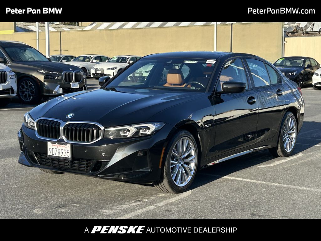 2023 BMW 3 Series 330e's photo