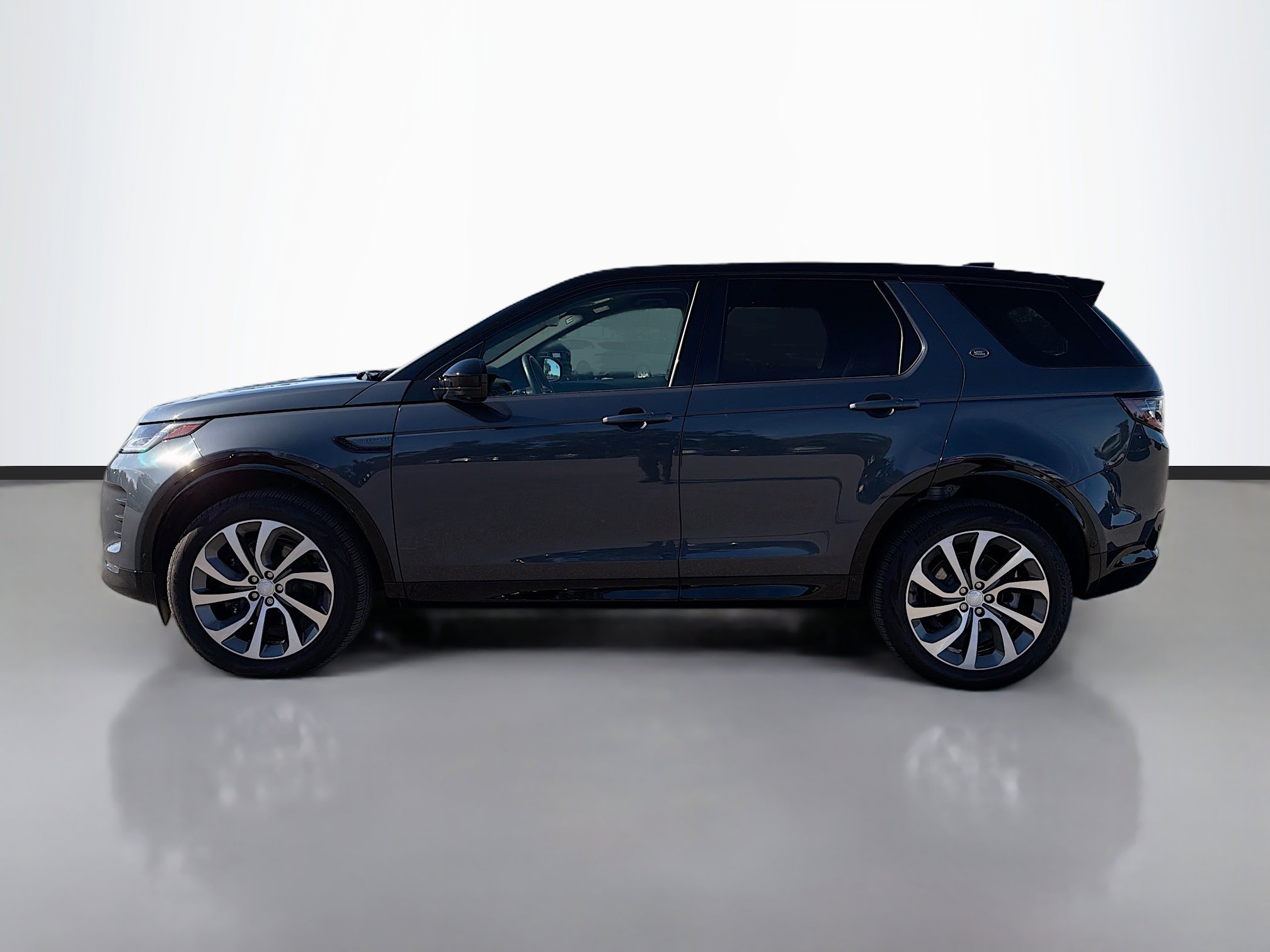 2024 Land Rover Discovery Sport Dynamic SE photo 2