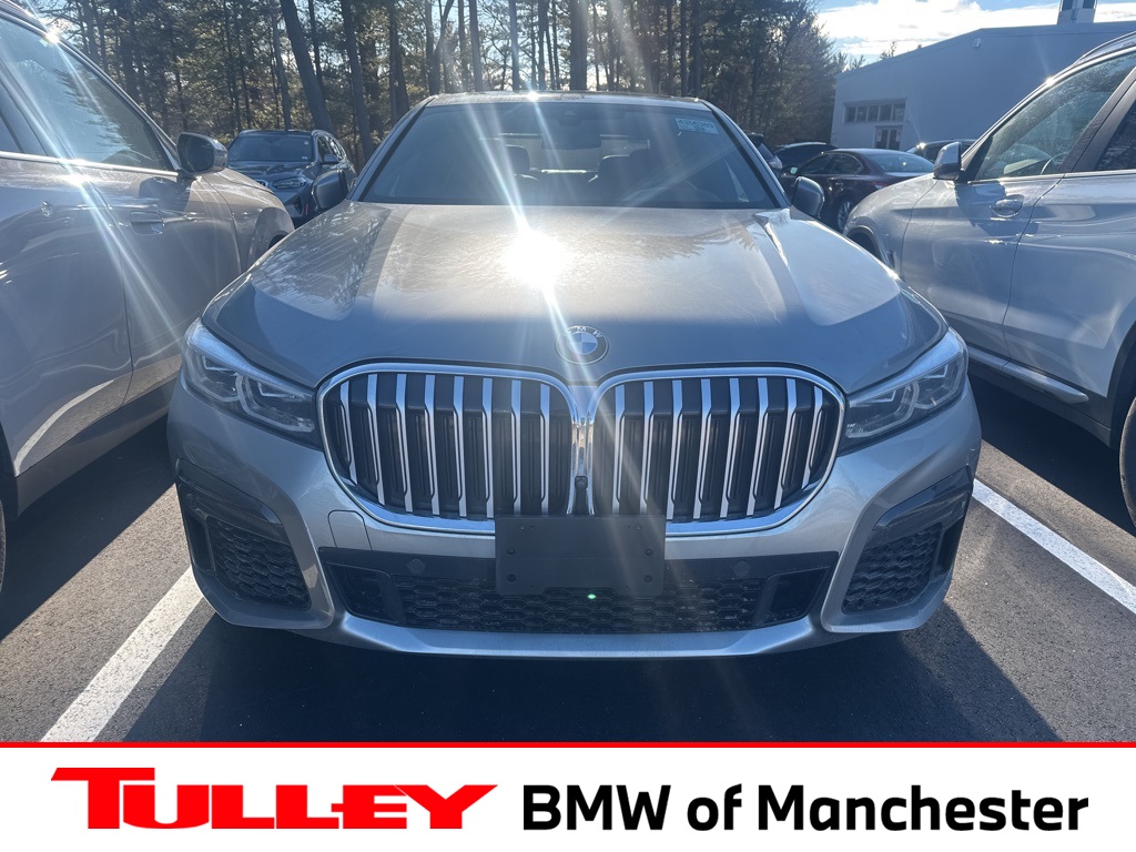 2022 BMW 7 Series 740's photo
