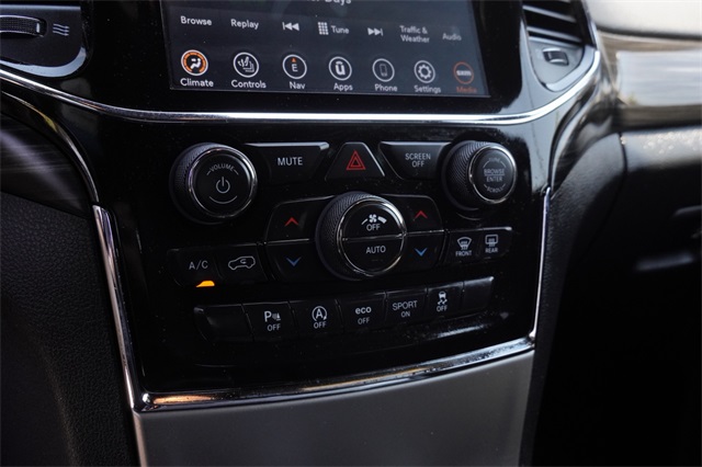 2022 Jeep Cherokee Laredo photo 22