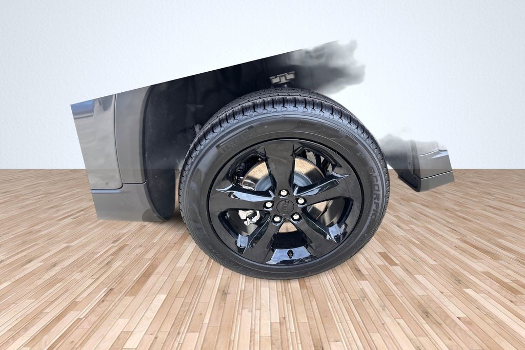 2025 Jeep Grand Cherokee Limited photo 2