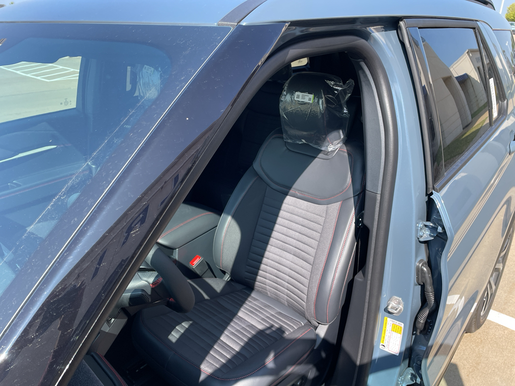 2025 Ford Explorer ST-Line photo 13