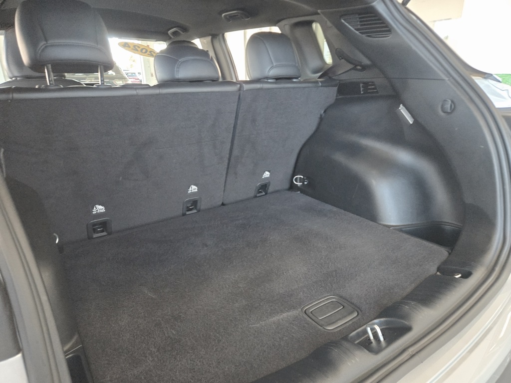 2024 Jeep Compass Limited photo 8