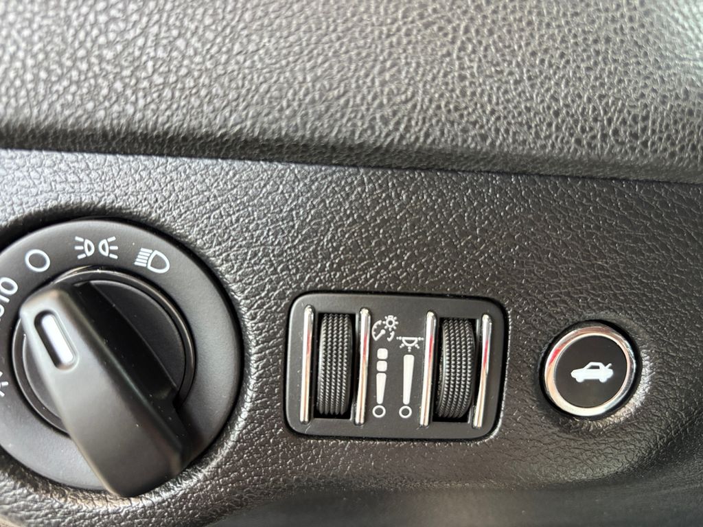 2023 Dodge Charger SXT photo 25