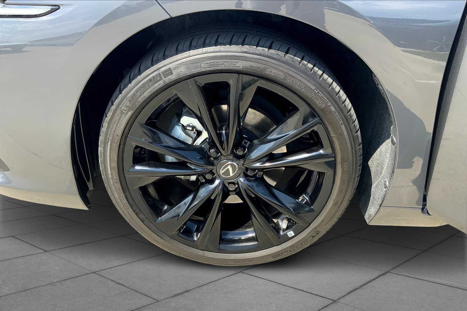 2022 Lexus ES F SPORT Handling photo 10