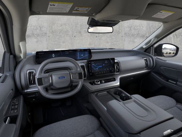 2025 Ford Expedition photo 7
