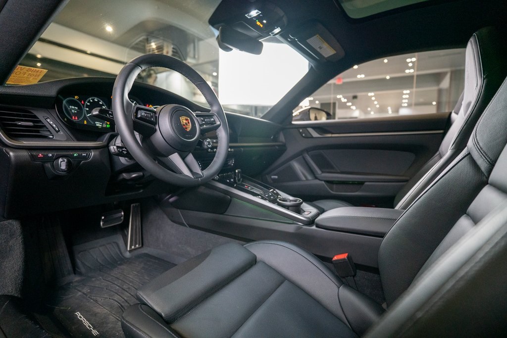 2024 Porsche 911 T 4 photo 4