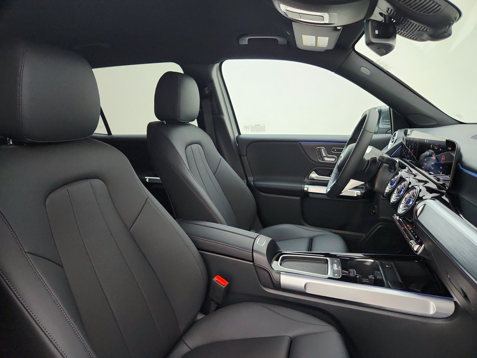2025 Mercedes Benz GLB 250 photo 36