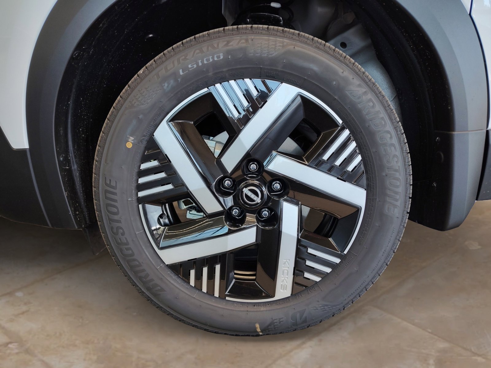 2026 Nissan Kicks SV photo 18